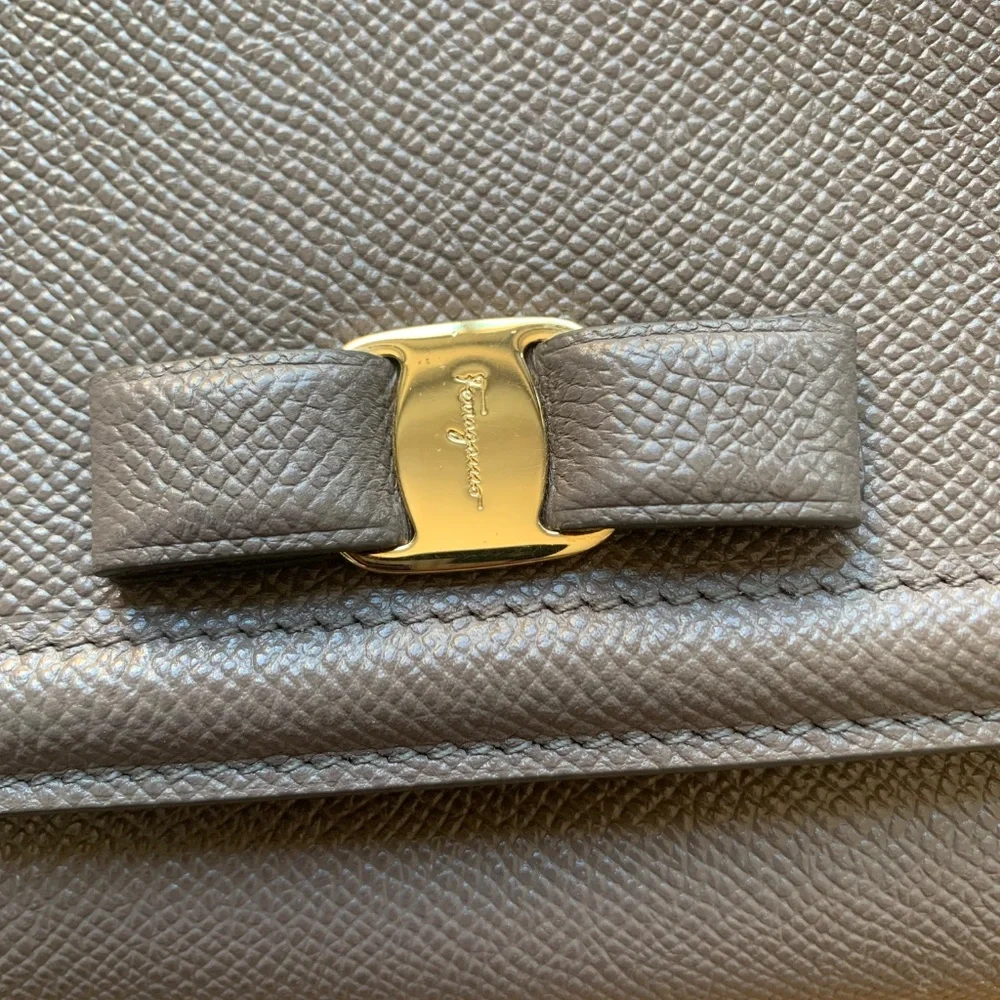 Ferragamo Vera Bow Crossbody in Saffiano - Picture 6 of 10